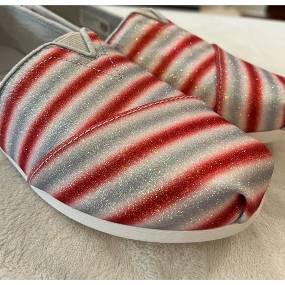 Women's Toms NEW size 7.5 Red/White Holiday Candy Cane Print Glitter Slip On - Picture 8 of 10